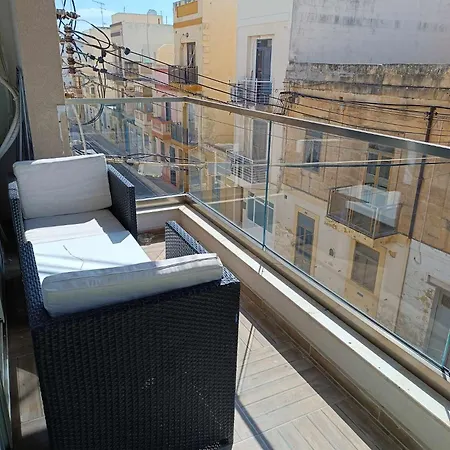 Poppy Court Triq San Gwakkin Marsascala Δωμάτια σε οικογενειακή κατοικία Iz-Zlielaq